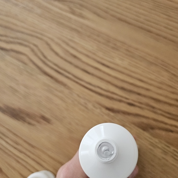 Oneiro Body Milk Moisturizer - Picture 2 of 2